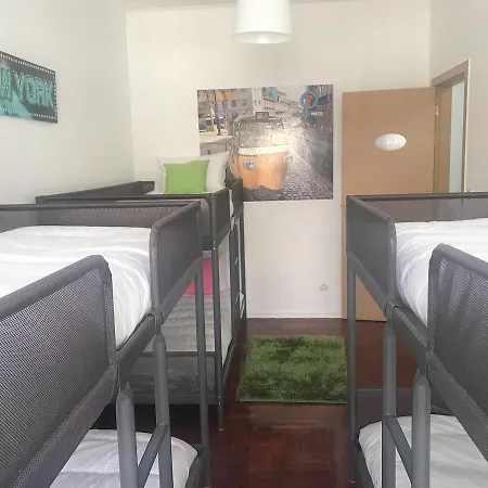 7 Rivers Hostal *